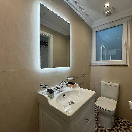 Balcony Otel Saint Julian's