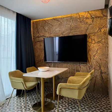 Balcony Hotel St. Julian's