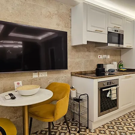 Balcony Hotel St. Julian's