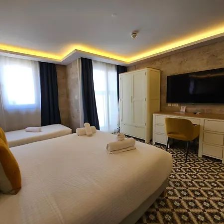 Balcony 3* St. Julian's