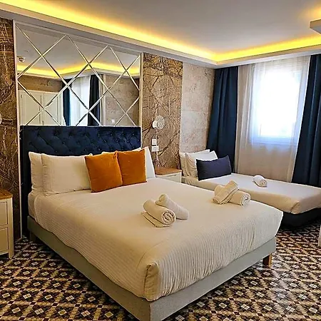 Balcony Hotel