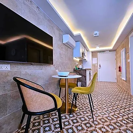 Balcony Hotel 3*