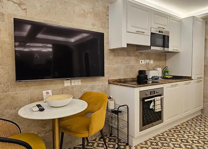 Balcony Hotel St. Julian's