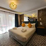 Balcony Hotel