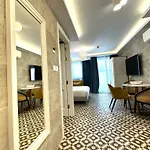 Balcony Hotel 3*